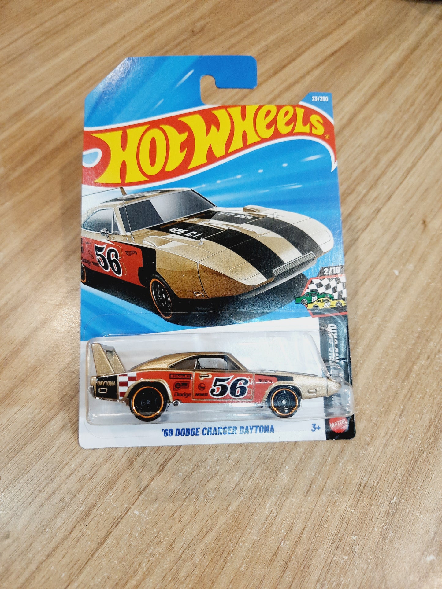 Hot Wheels 69 Dodge Charger Daytona