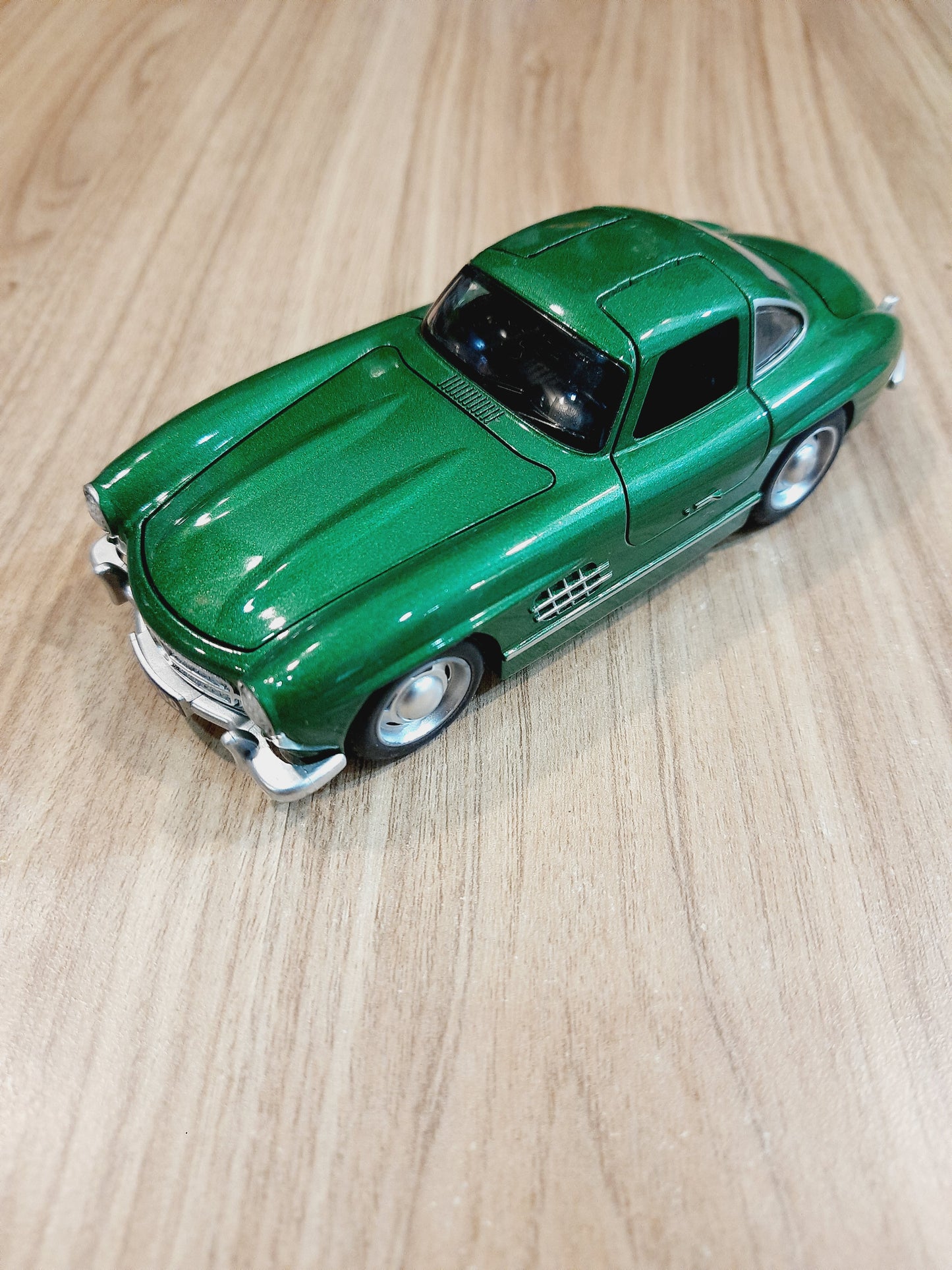 Mercedes Benz 300SL Diecast Scale Model Car 1:32