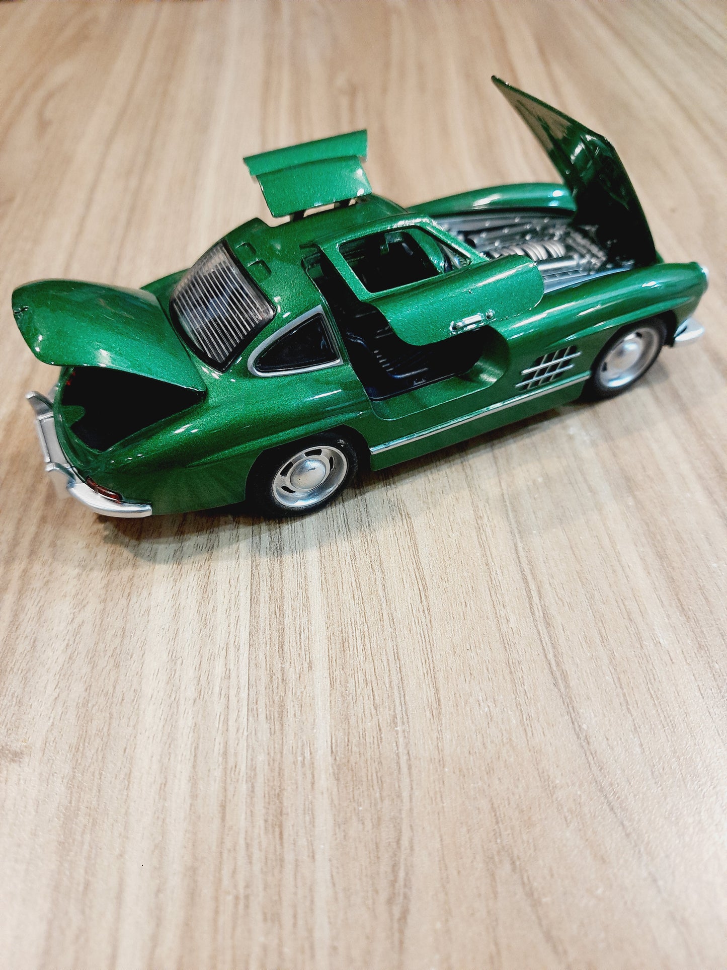 Mercedes Benz 300SL Diecast Scale Model Car 1:32