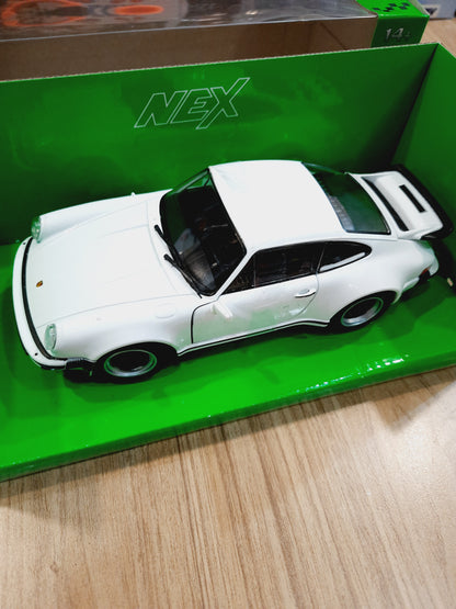(Paint chip issue) Welly Porsche 911 Turbo 1:24 Diecast Scale Model Car