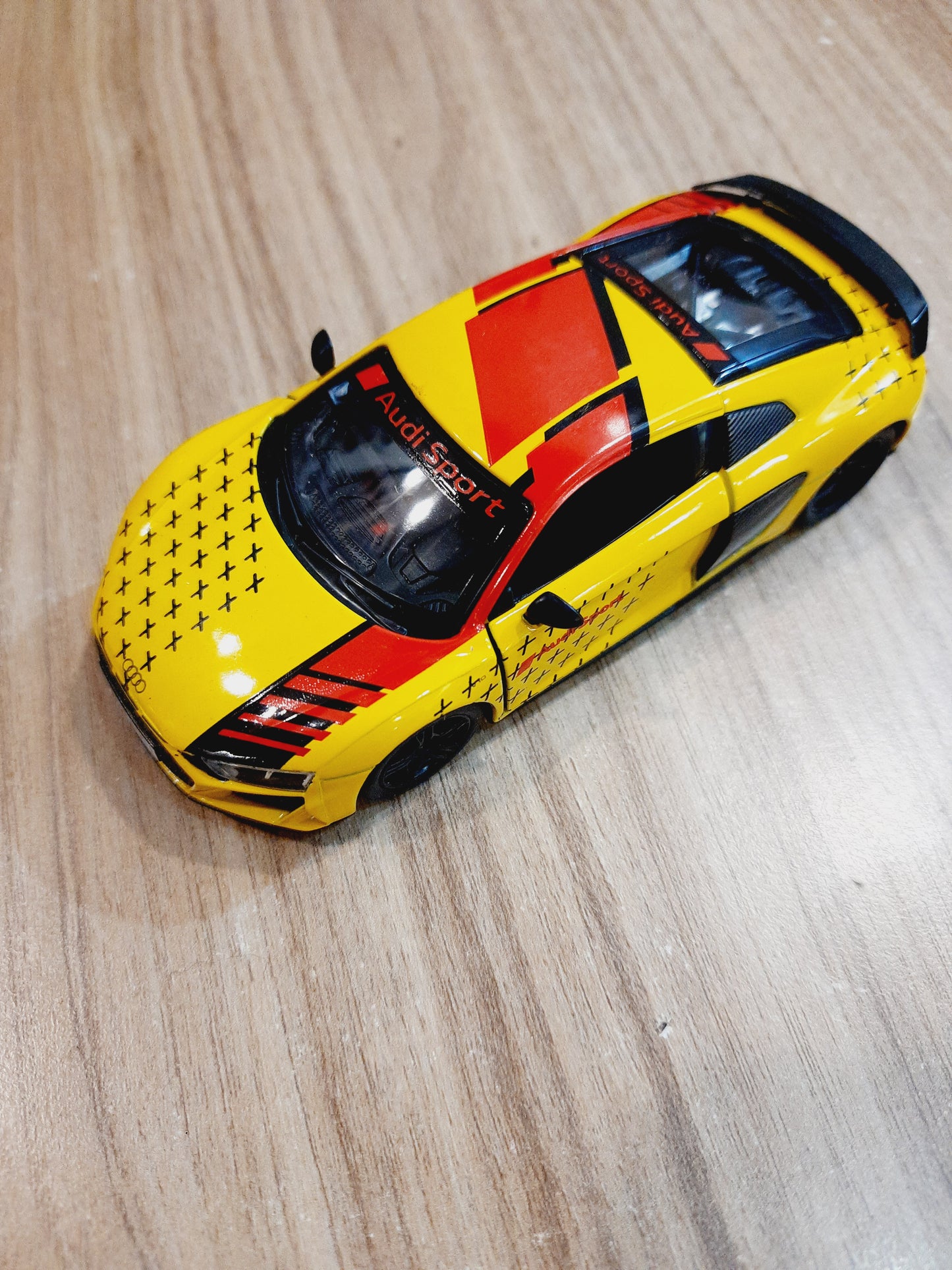 Kinsmart 2020 Audi R8 Coupe Diecast Scale Model Car 1:36 - KT5422