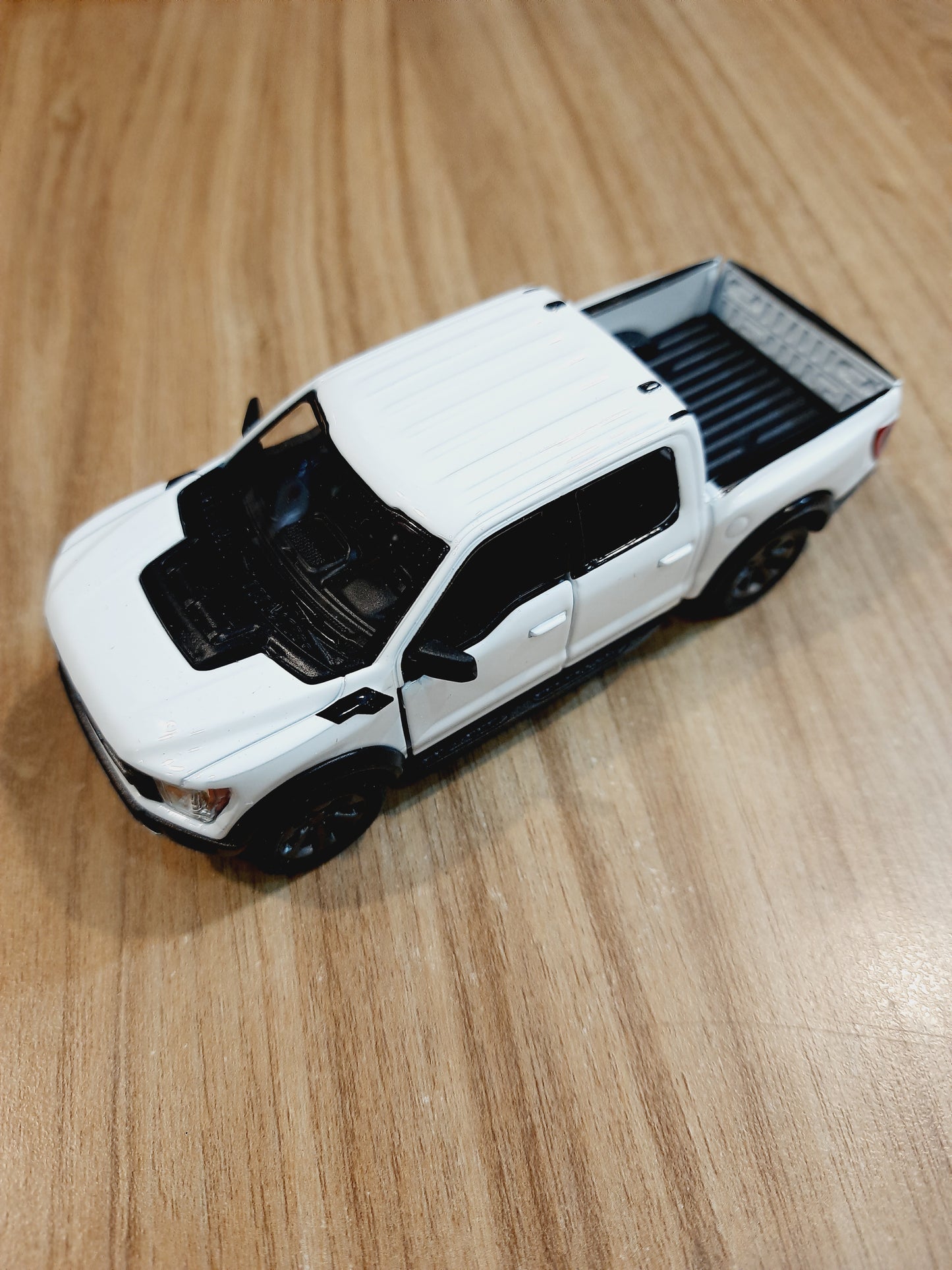 Kinsmart 2022 Ford F-150 Raptor Diecast Scale Model Car 1:46 - KT5436