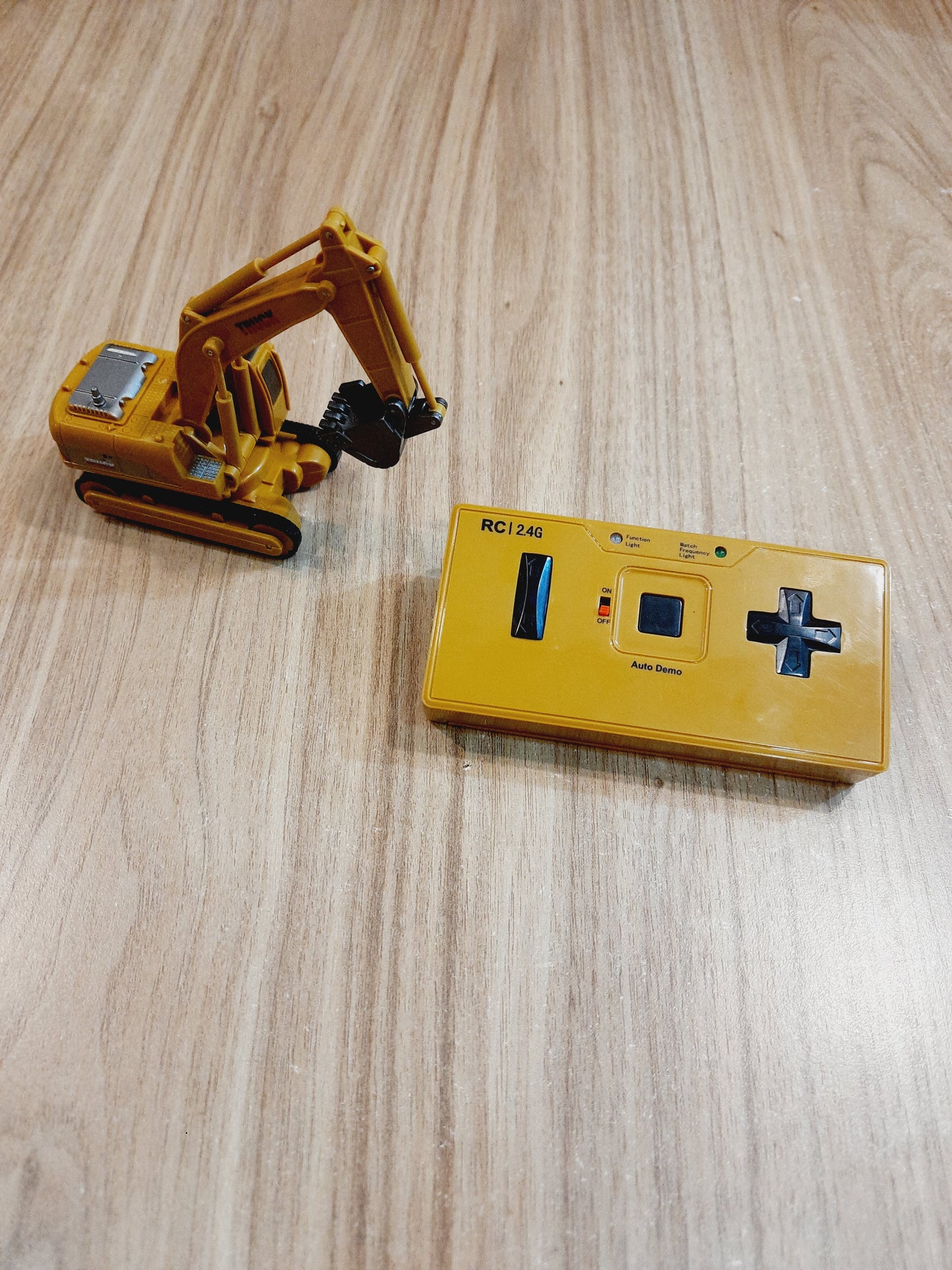 Remote Control Mini Excavator Scale Model