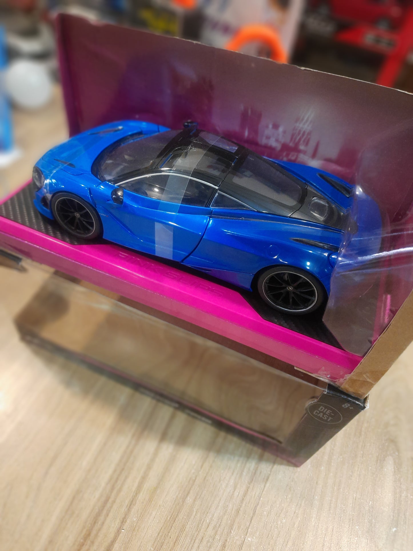 Jada Pink Slips - McLaren 720S 1:24 Diecast Scale Model Car