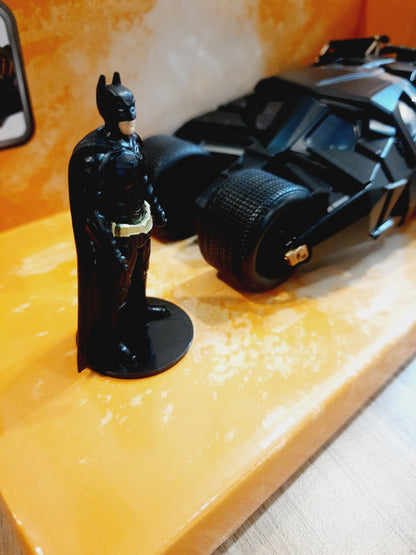 Jada The Dark Knight Batmobile & Batman 1:24 Diecast Scale Model Car
