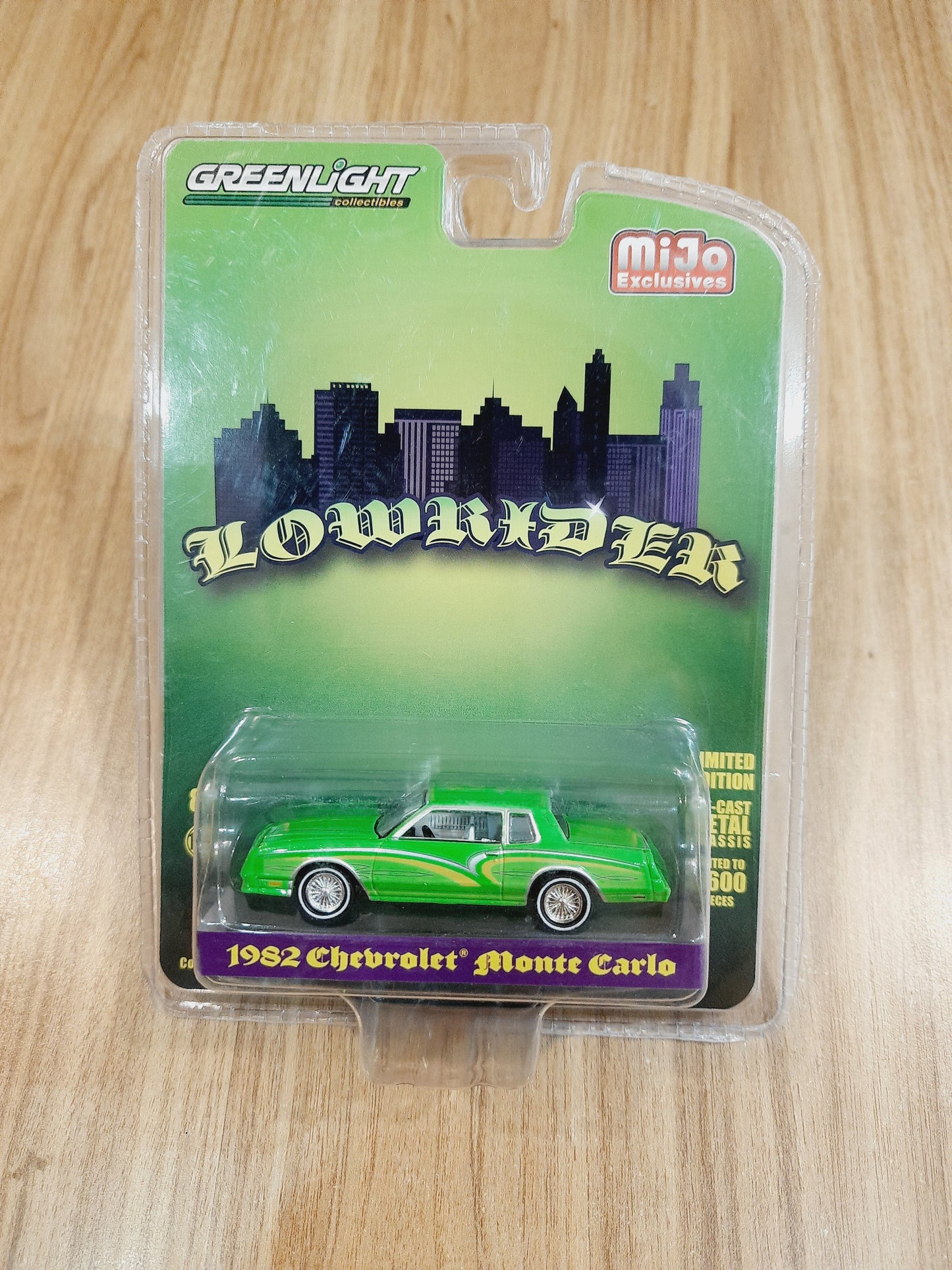 1982 Chevrolet Monte Carlo Greenlight 1:64 Diecast Scale Model Car