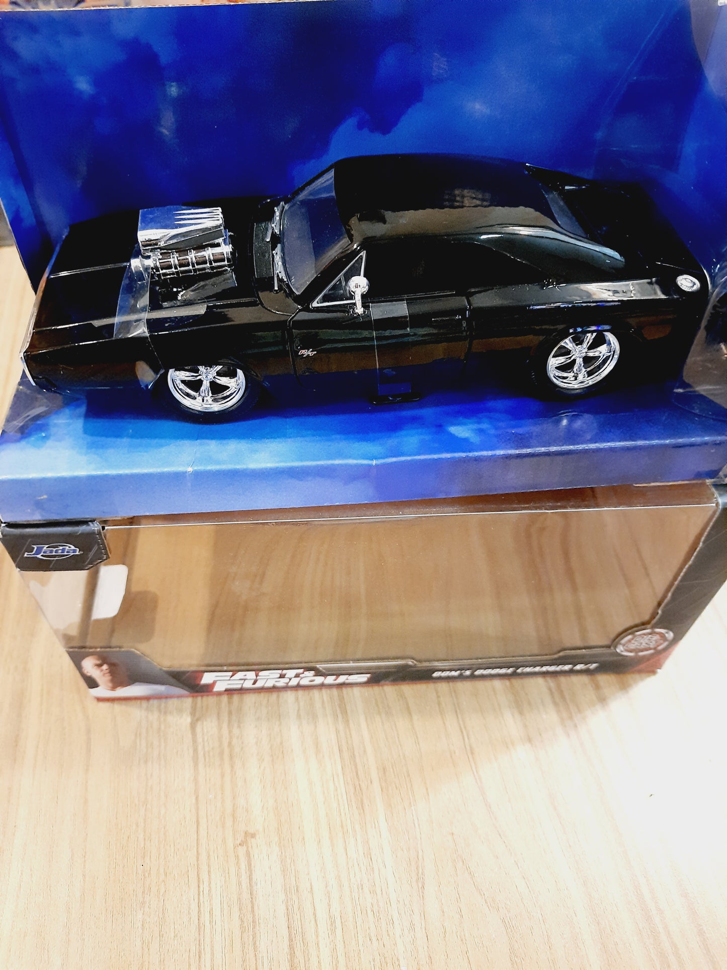 Jada Fast & Furious - Dom's Dodge Charger R/T 1:24 Diecast Scale Model Car