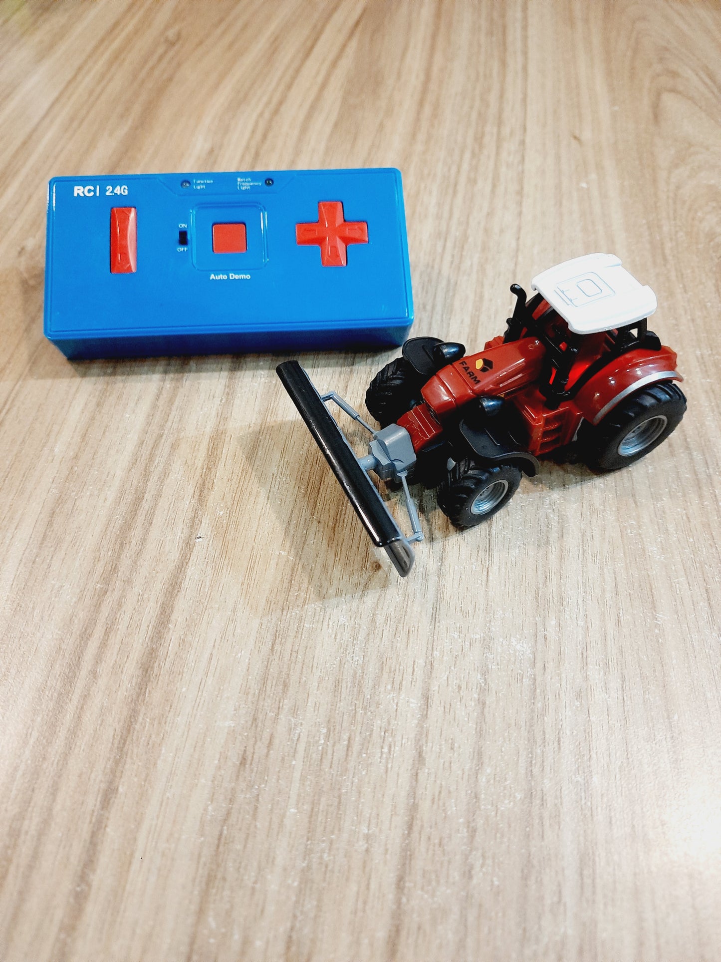 Mini Remote Control Farm Tractor 1:64