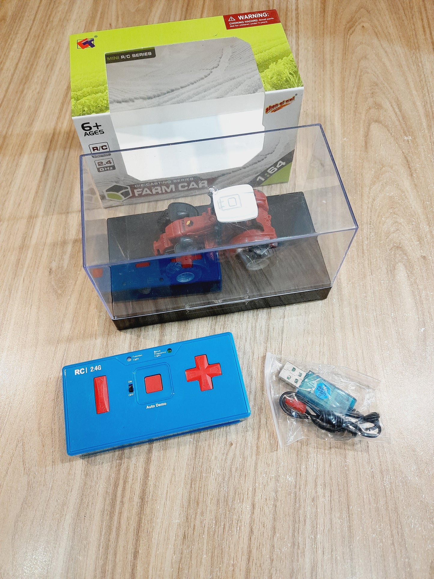 Mini Remote Control Farm Tractor 1:64