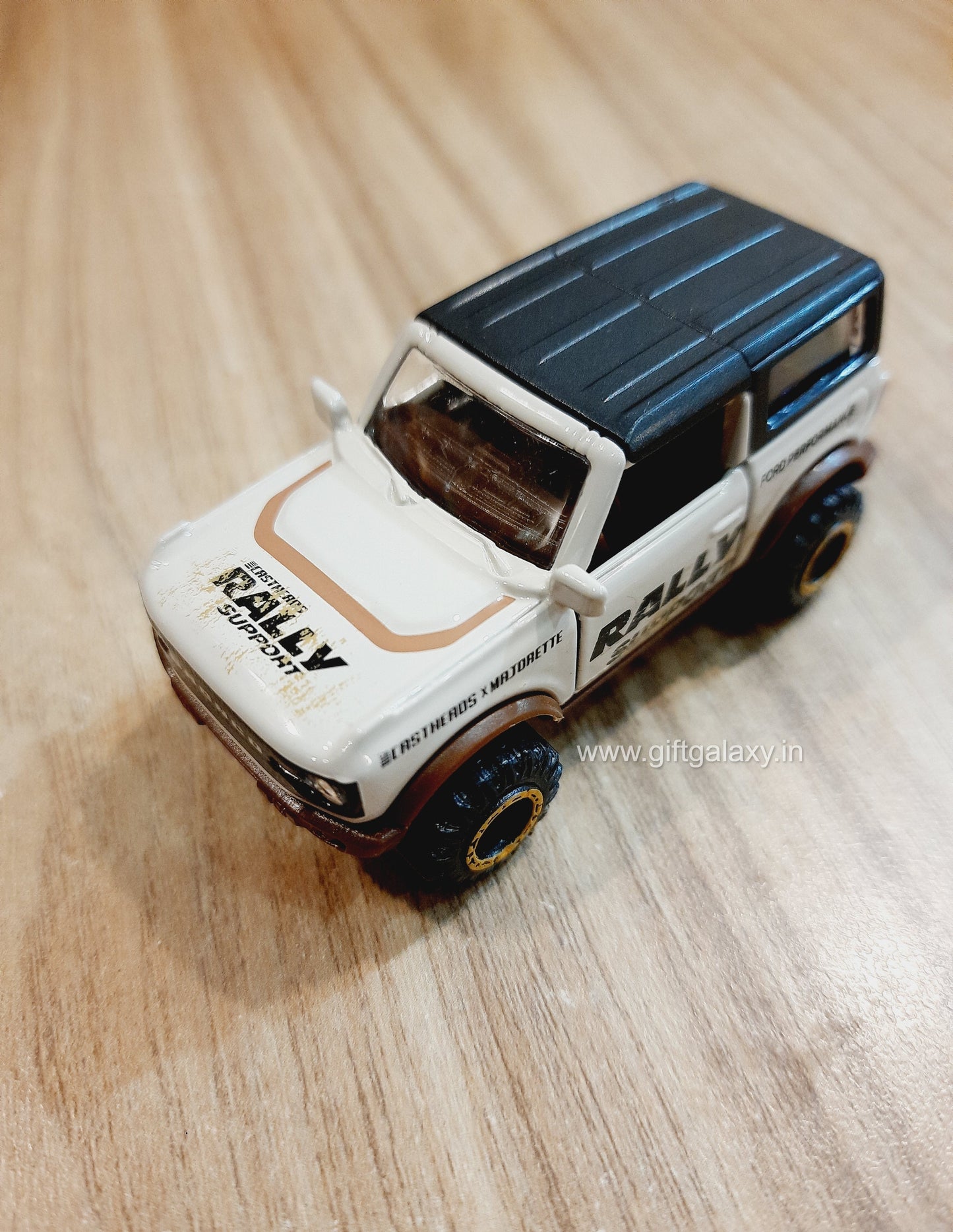 Majorette Castheads 5 pack Diecast Scale Model (BK241125)