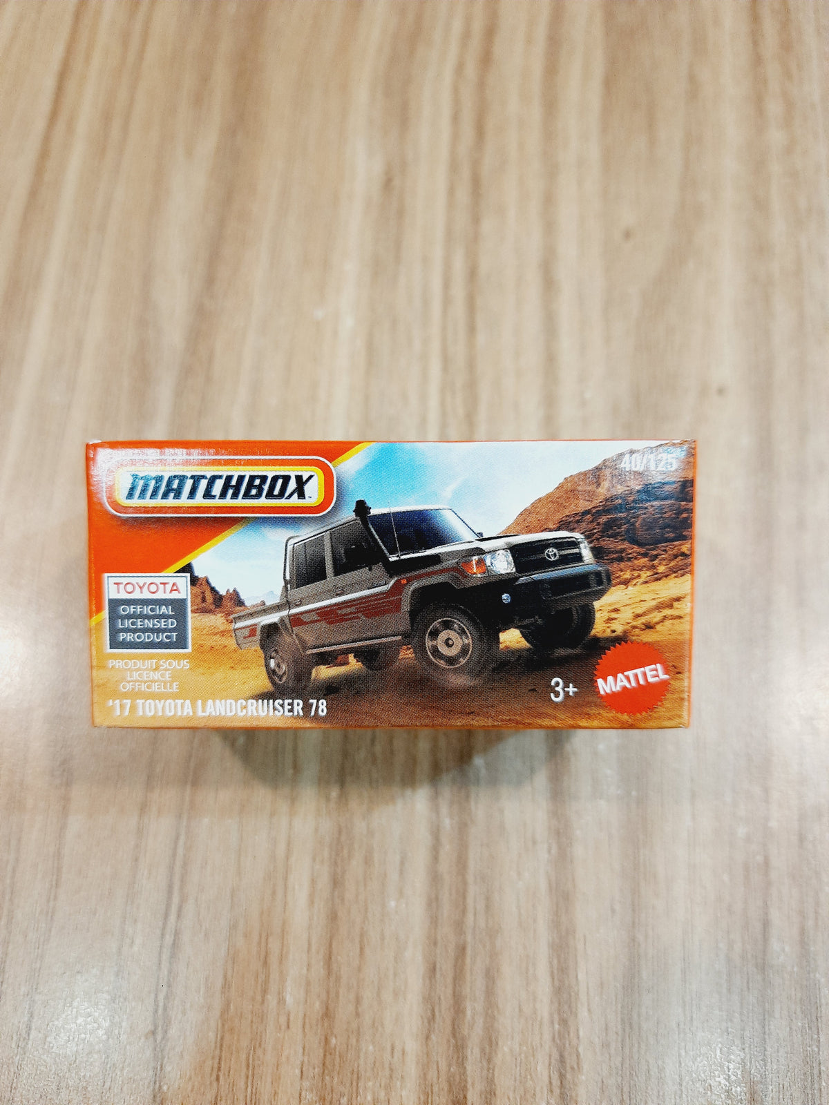Matchbox 17 Toyota Landcruiser 78 - JHR66 Diecast Scale Model