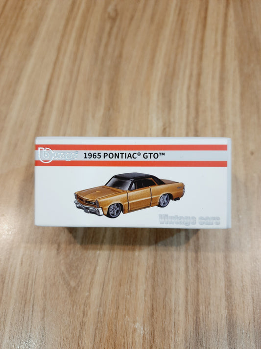 Bburago 1965 Pontiac GTO 1:64 Licensed Diecast Scale Model Car