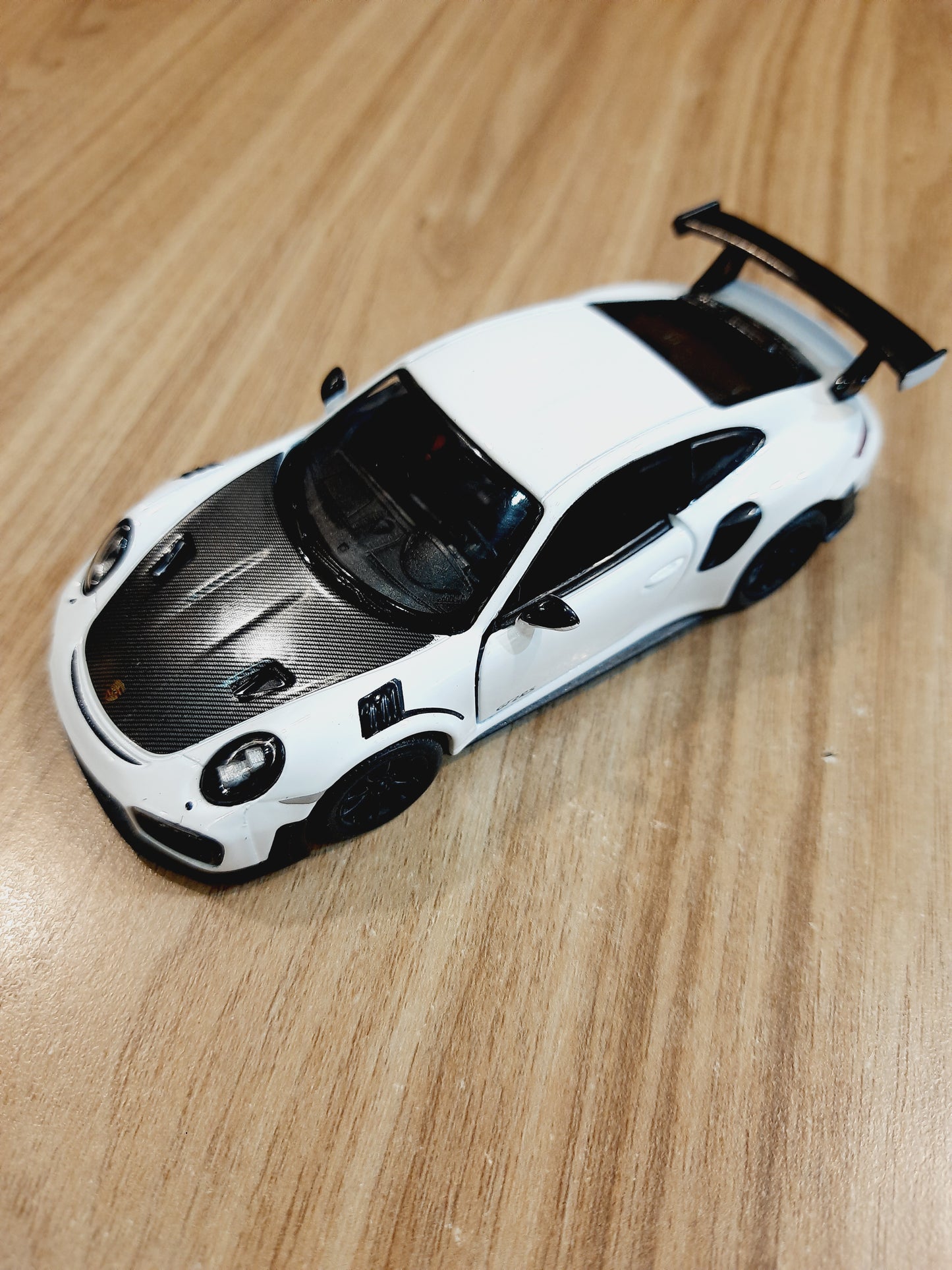 Kinsmart Porsche 911 GT2 RS Diecast Scale Model Car 1:36 - KT5408D