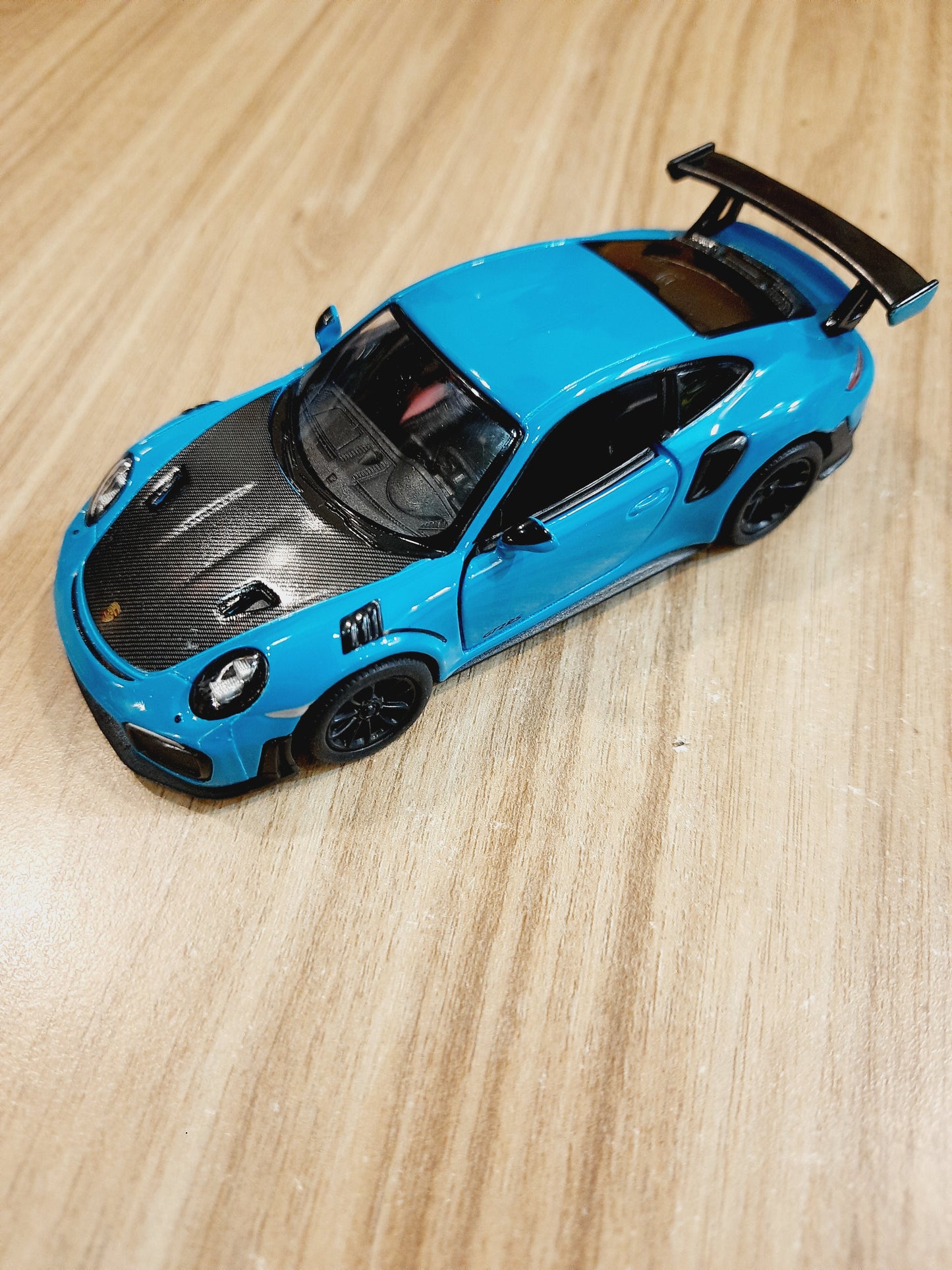 Kinsmart Porsche 911 GT2 RS Diecast Scale Model Car 1:36 - KT5408D