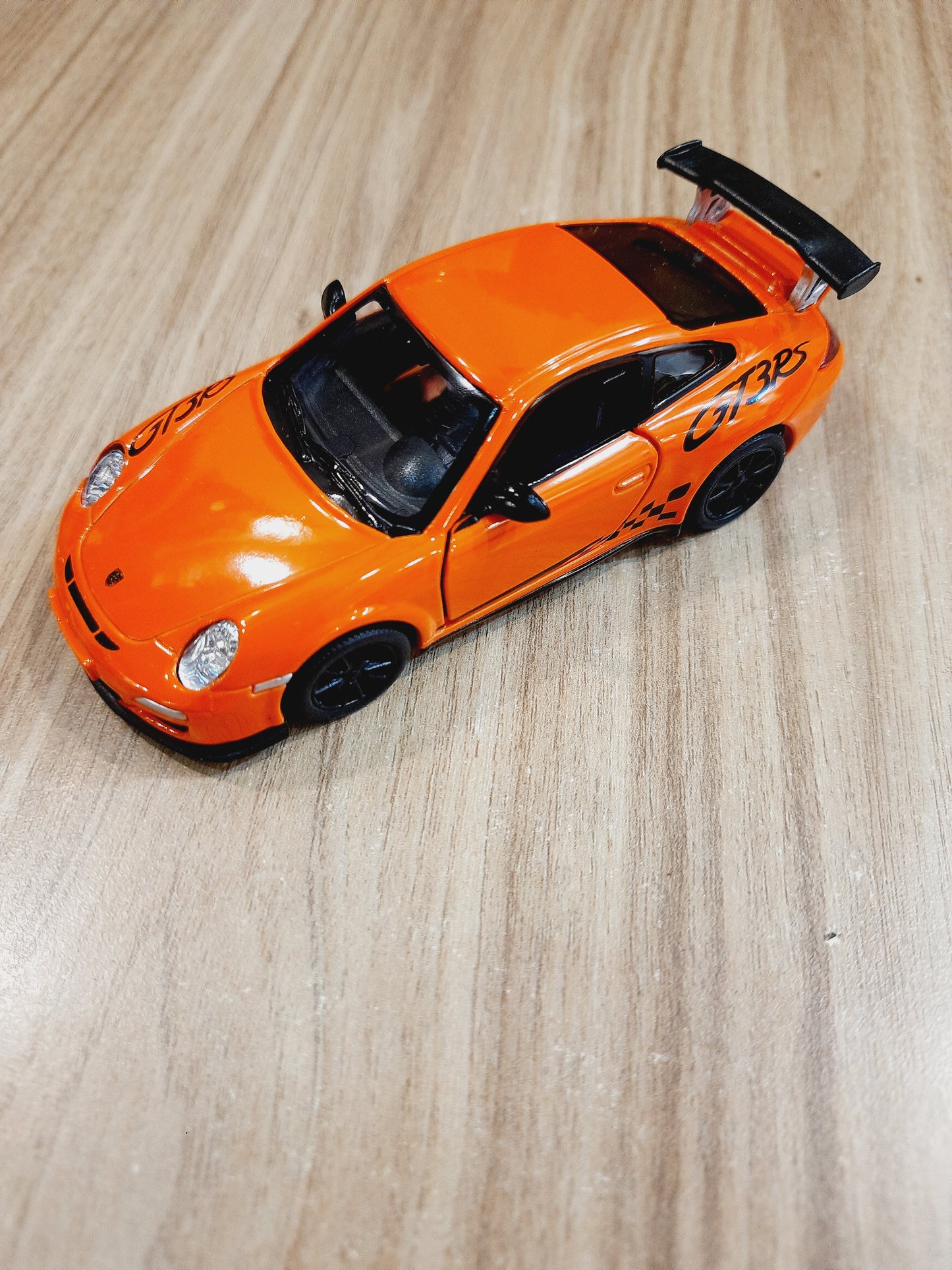 Kinsmart 2010 Porsche 911 GT3 RS Diecast Scale Model Car 1:36 - KT5352D