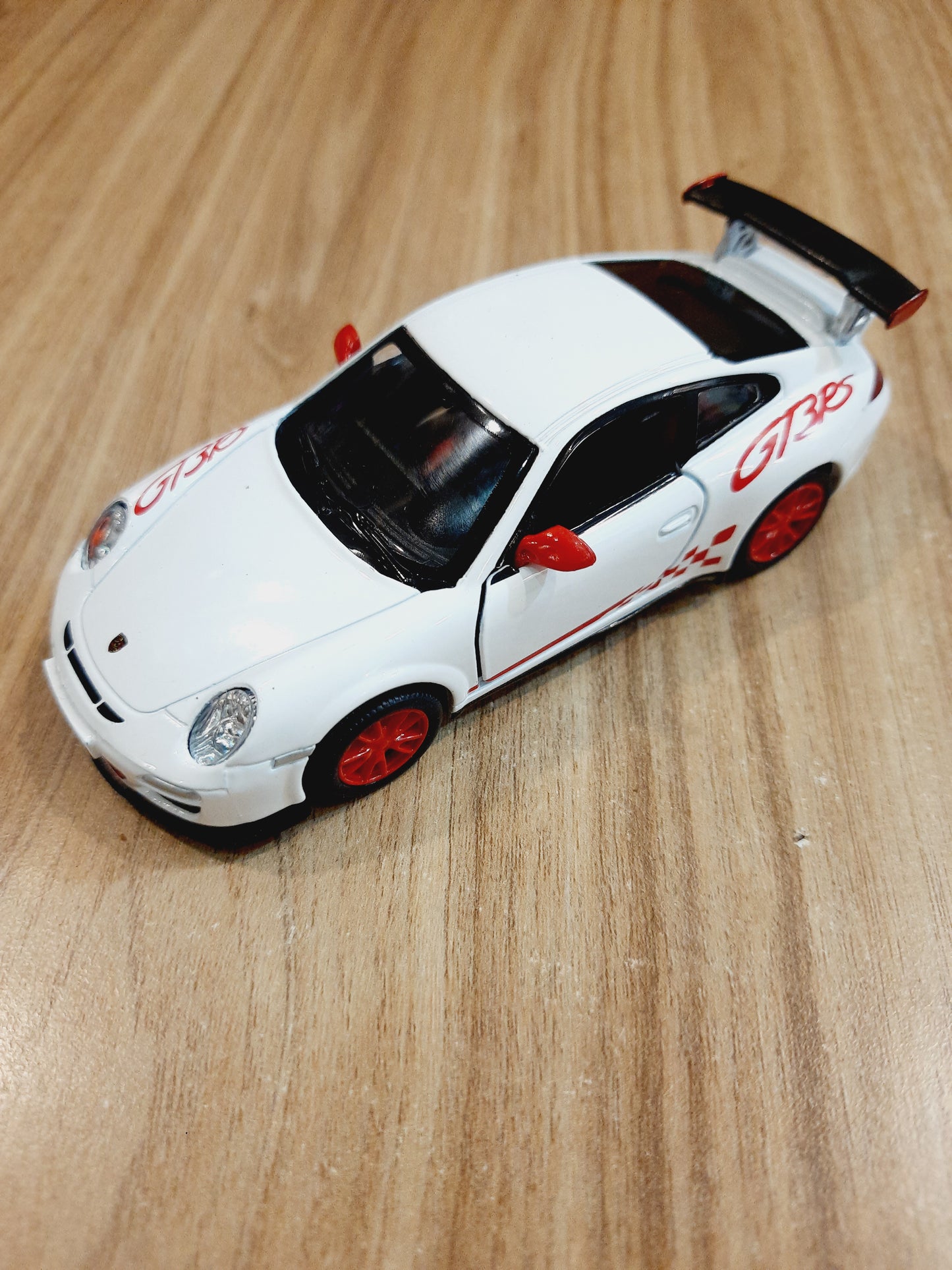 Kinsmart 2010 Porsche 911 GT3 RS Diecast Scale Model Car 1:36 - KT5352D