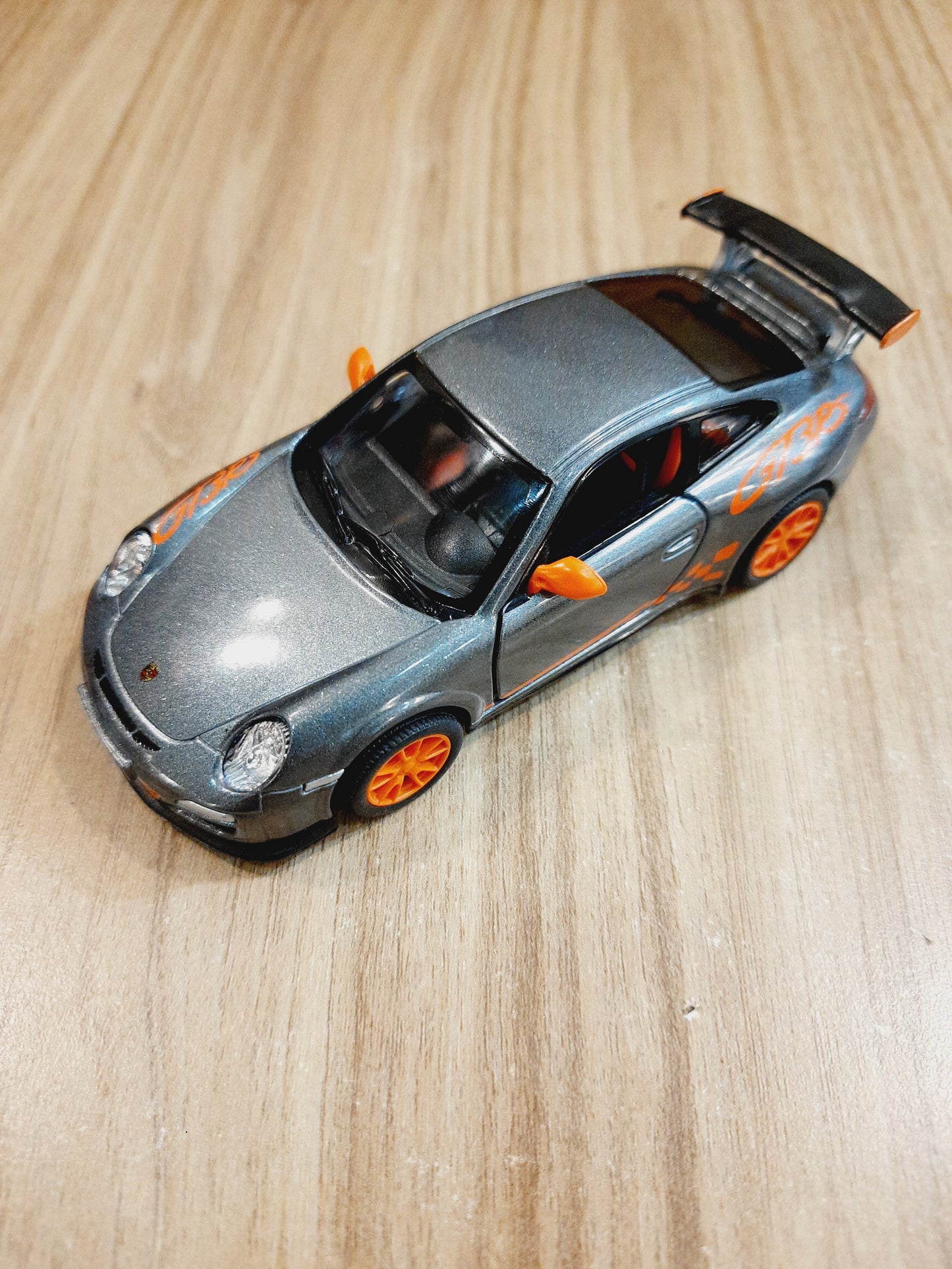Kinsmart 2010 Porsche 911 GT3 RS Diecast Scale Model Car 1:36 - KT5352D