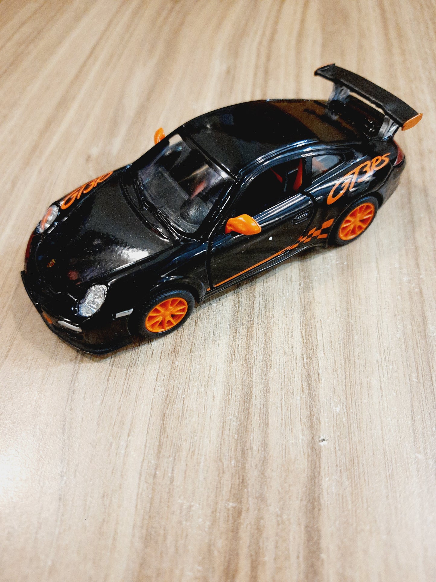 Kinsmart 2010 Porsche 911 GT3 RS Diecast Scale Model Car 1:36 - KT5352D