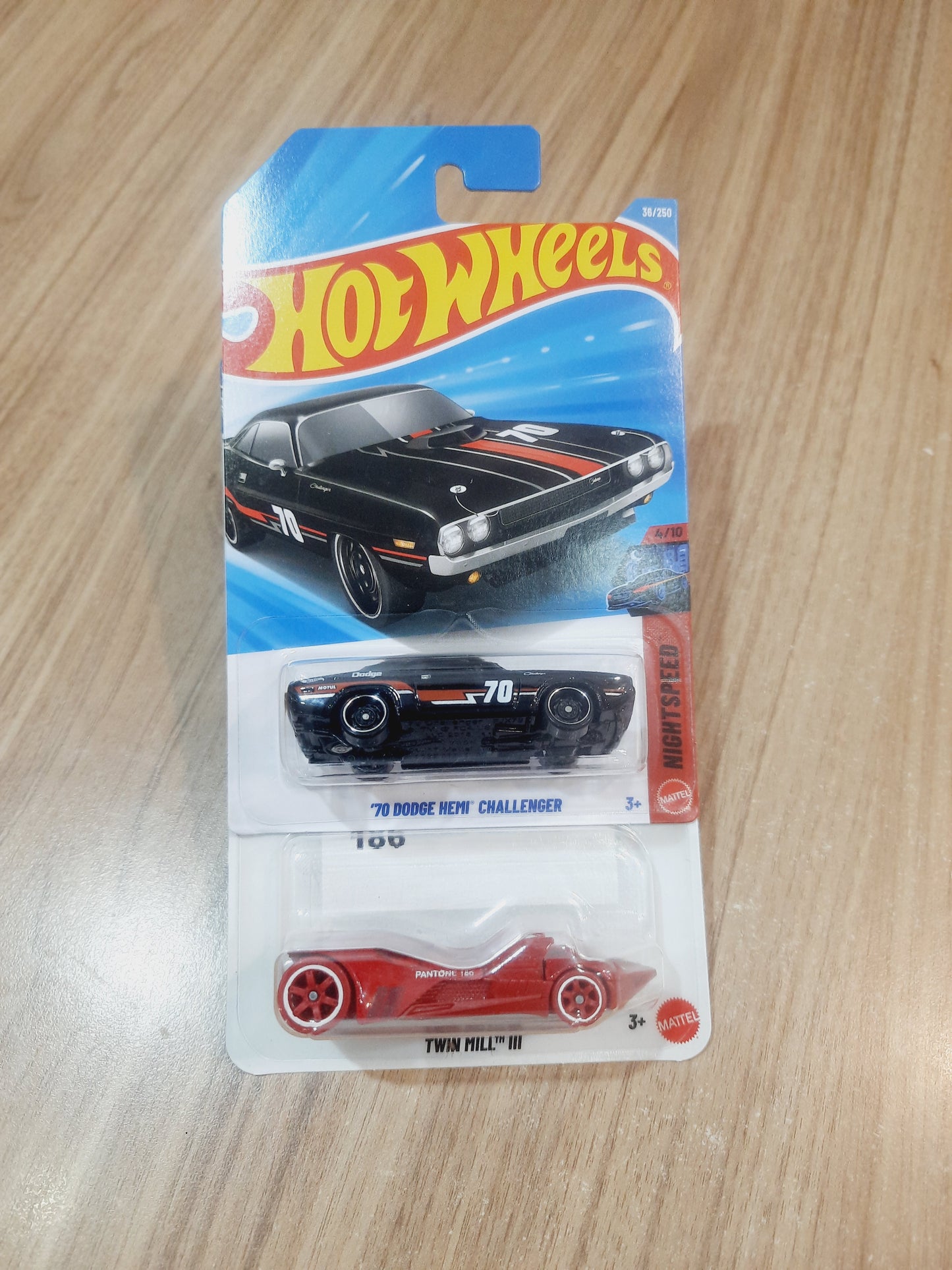Hot Wheels 70 Dodge Hemi Challenger & Pantone Twin Mill III