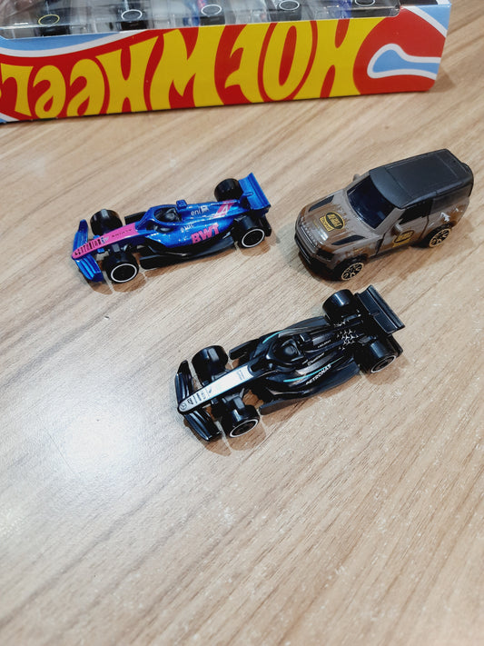 Hot Wheels Formula 1 Amg Petronas | BWT Alpine & Metal Land Rover Defender