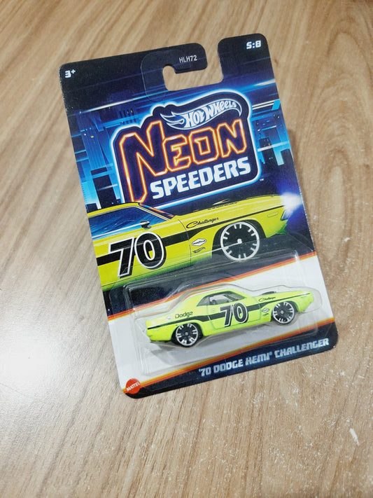Hot Wheels Neon Speeders 70 Dodge Hemi Challenger HLH72