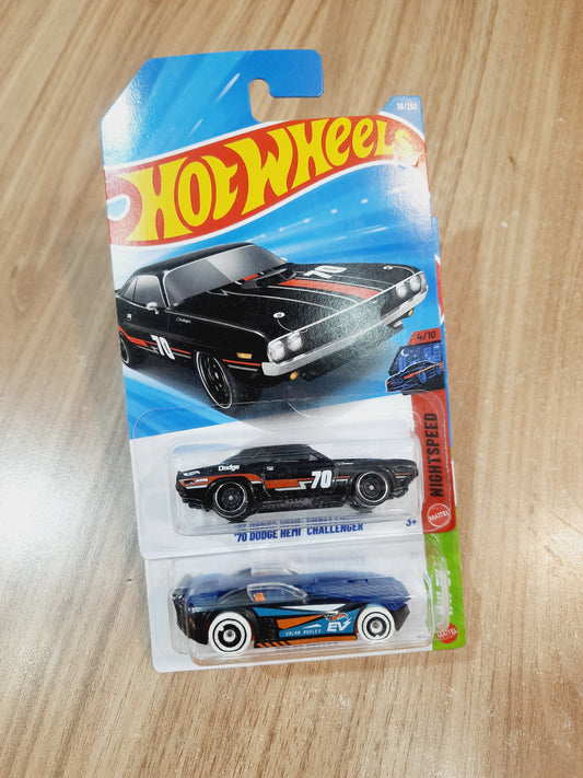 Hot Wheels 70 Dodge Hemi Challenger & Solar Reflex