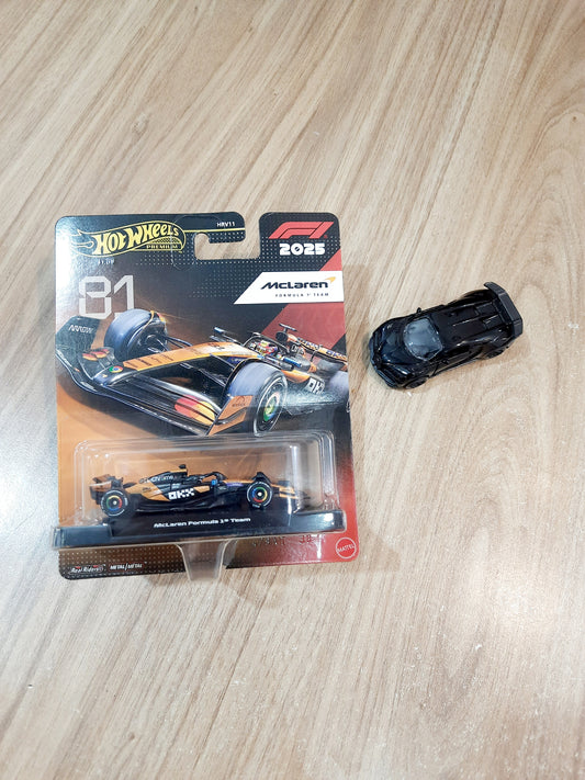 Hot Wheels Premium Formula 1 2025 McLaren Formula 1 Team #81 & Lose Metal Bugatti Chiron Pur Sport