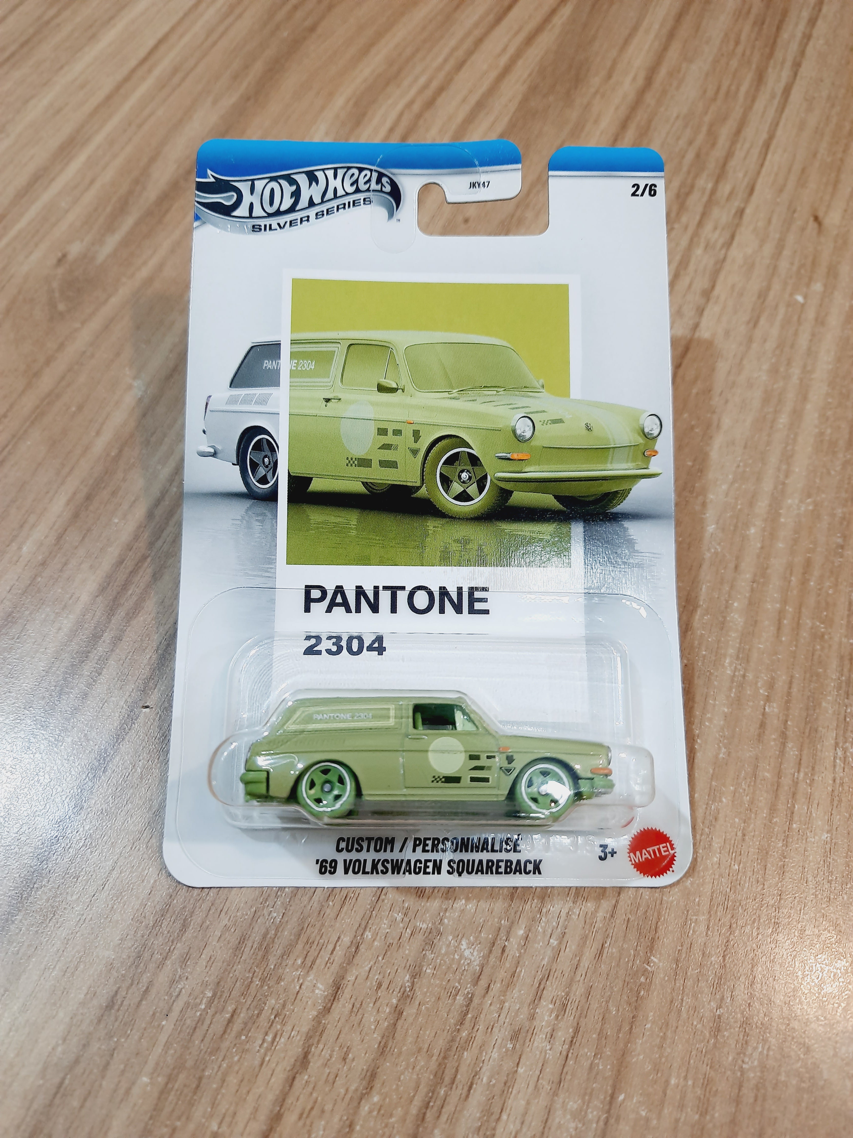 MGMINIS 43 Chevy C10・VW Type2 Hot Wheels Silver Series Pantone Custom 69 Volkswagen Squareback