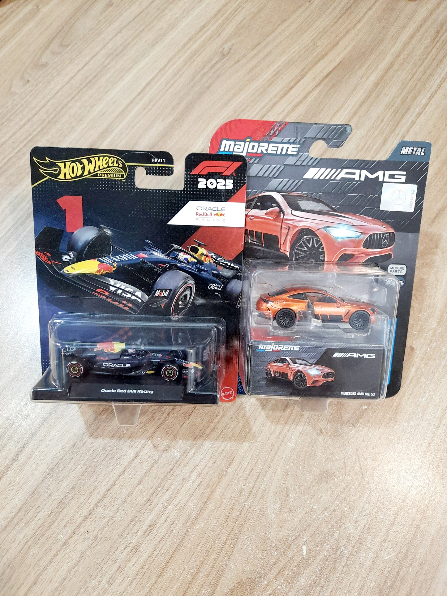 Hot Wheels Premium Formula 1 2025 Oracle Red Bull Racing #1 Combo Pack