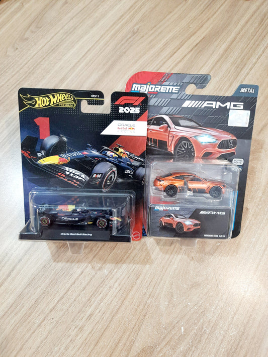Hot Wheels Premium Formula 1 2025 Oracle Red Bull Racing #1 Combo Pack
