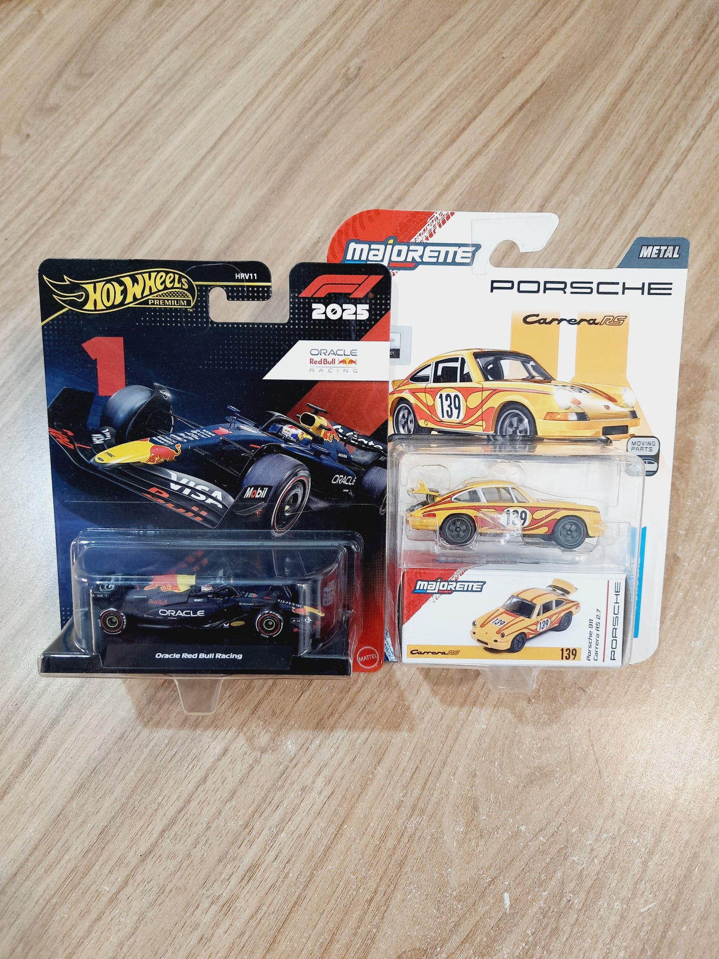 Hot Wheels Premium Formula 1 2025 Oracle Red Bull Racing #1 Combo Pack