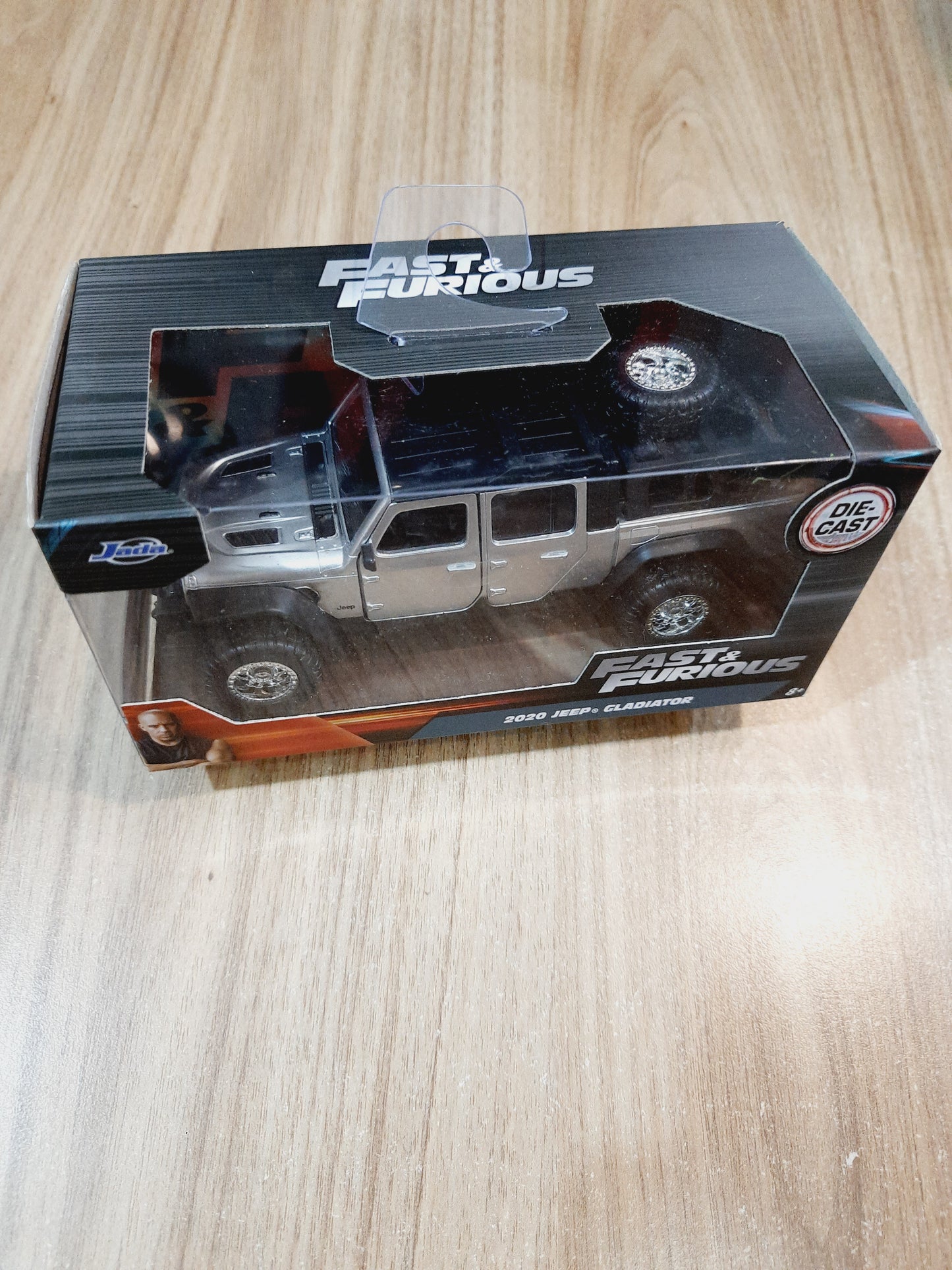 Jada 2020 Jeep Gladiator 1:32 Diecast Scale Model Car – Licensed Pickup Truck Collectible