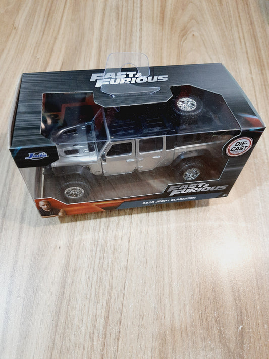 Jada 2020 Jeep Gladiator 1:32 Diecast Scale Model Car – Licensed Pickup Truck Collectible