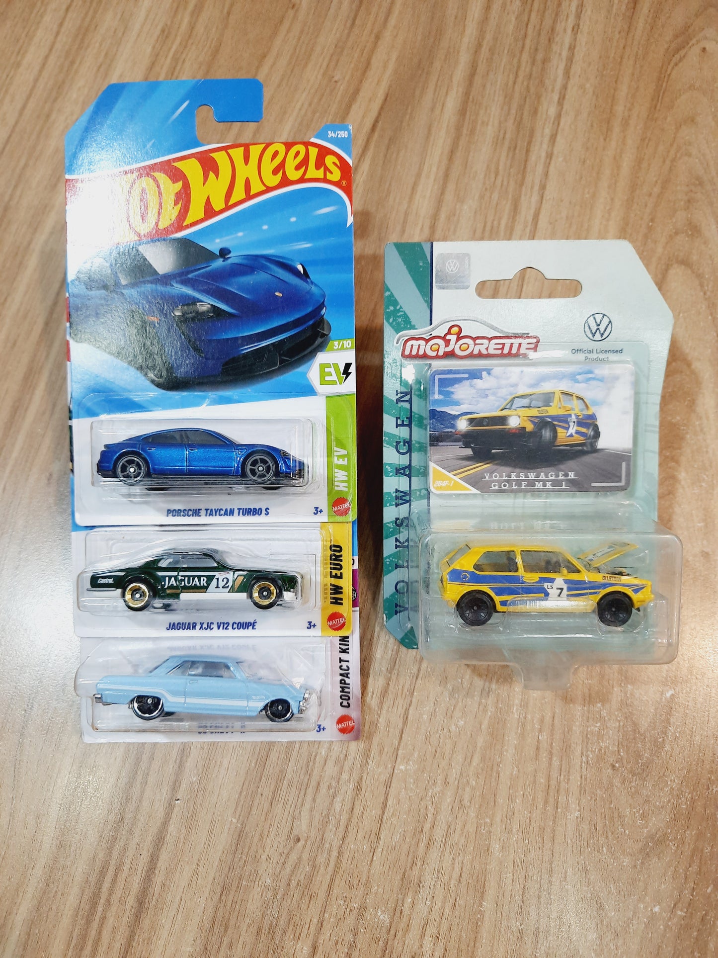 Hot Wheels & Majorette Combo Pack of 4