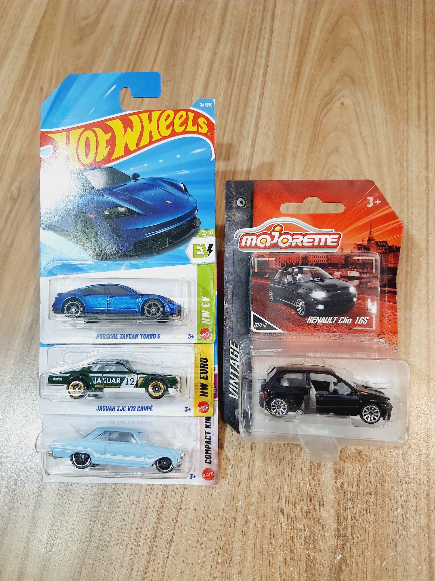 Hot Wheels & Majorette Combo Pack of 4