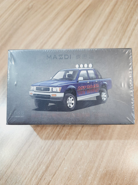 Massdi Toyota Hilux 1:64 Diecast Scale Model TYT3900