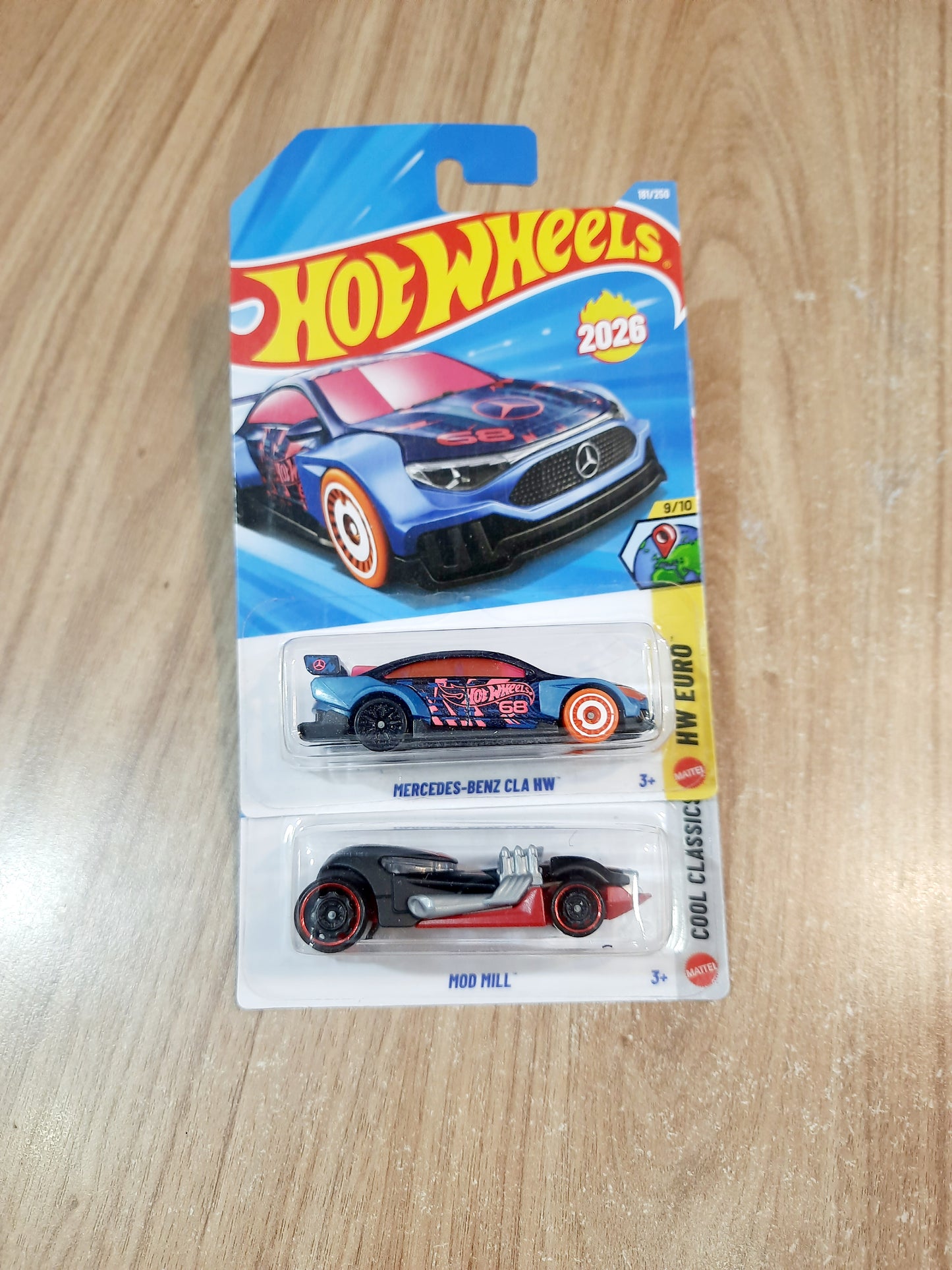 Hot Wheels Mercedes Benz Cla Hw & Mod Mill Diecast Scale Model