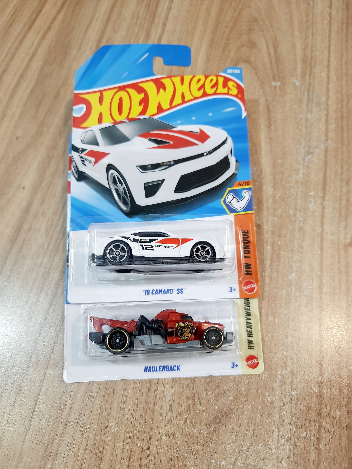Hot Wheels 18 Camaro SS & Haulerback Diecast Scale Model