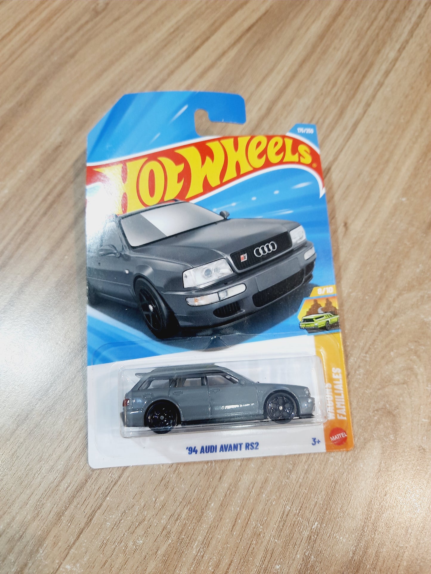 Hot Wheels 94 Audi Avant RS2 Diecast Scale Model