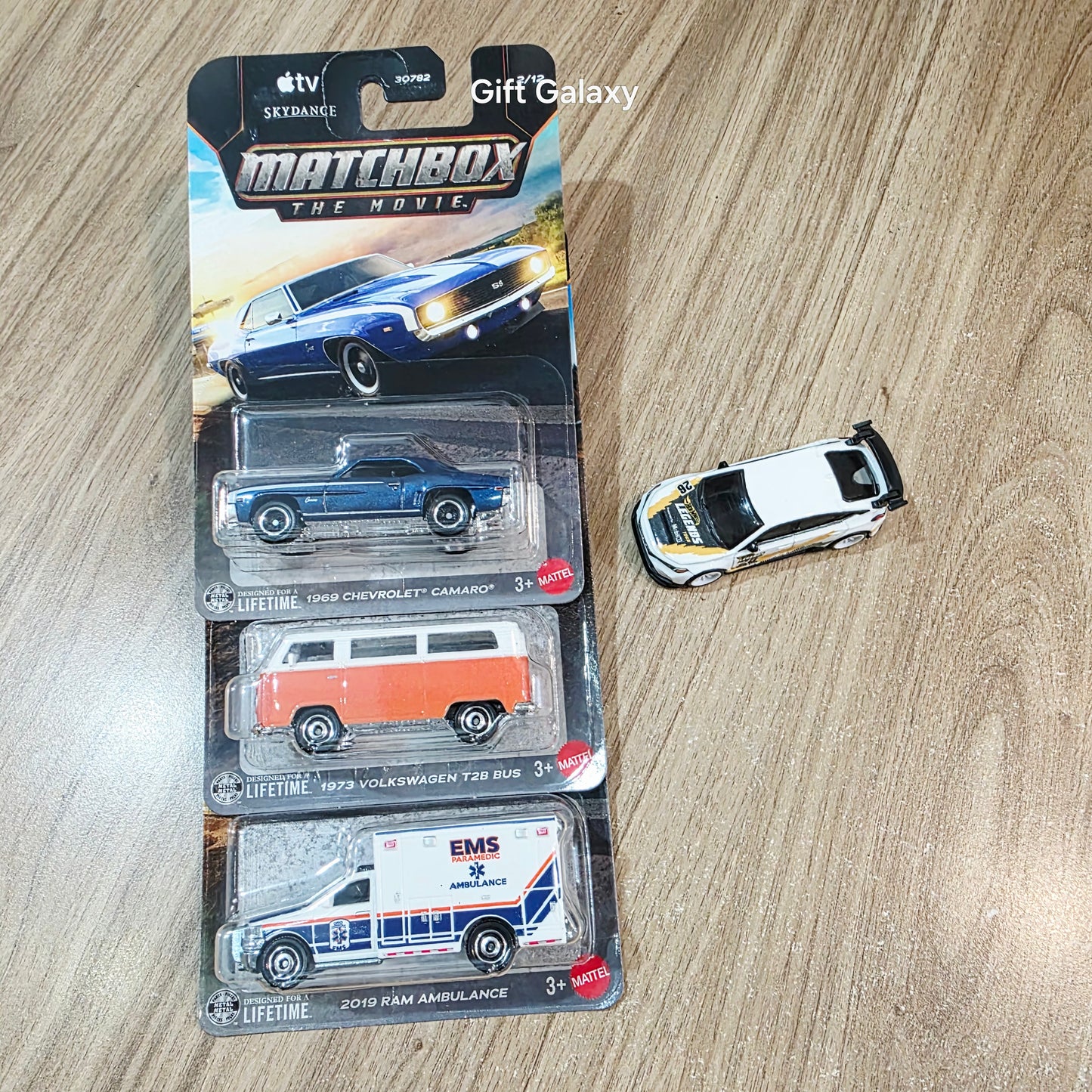 Matchbox 1969 Chevrolet Camaro, 1973 Volkswagen T2B Bus, 2019 Ram Ambulance & Lose Hot Wheels 24 Honda Civic Type R