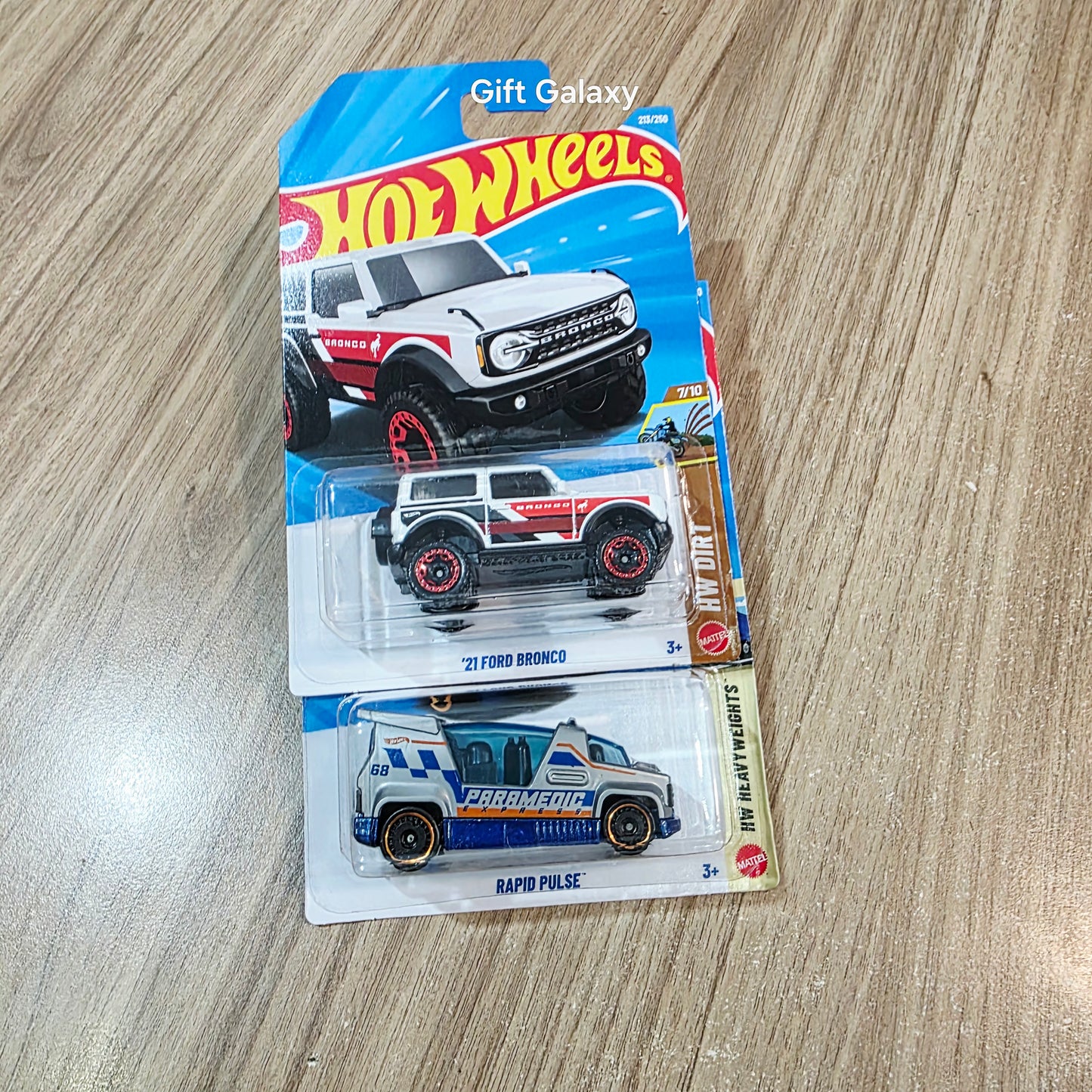 Hot Wheels 21 Ford Bronco & Rapid Pulse
