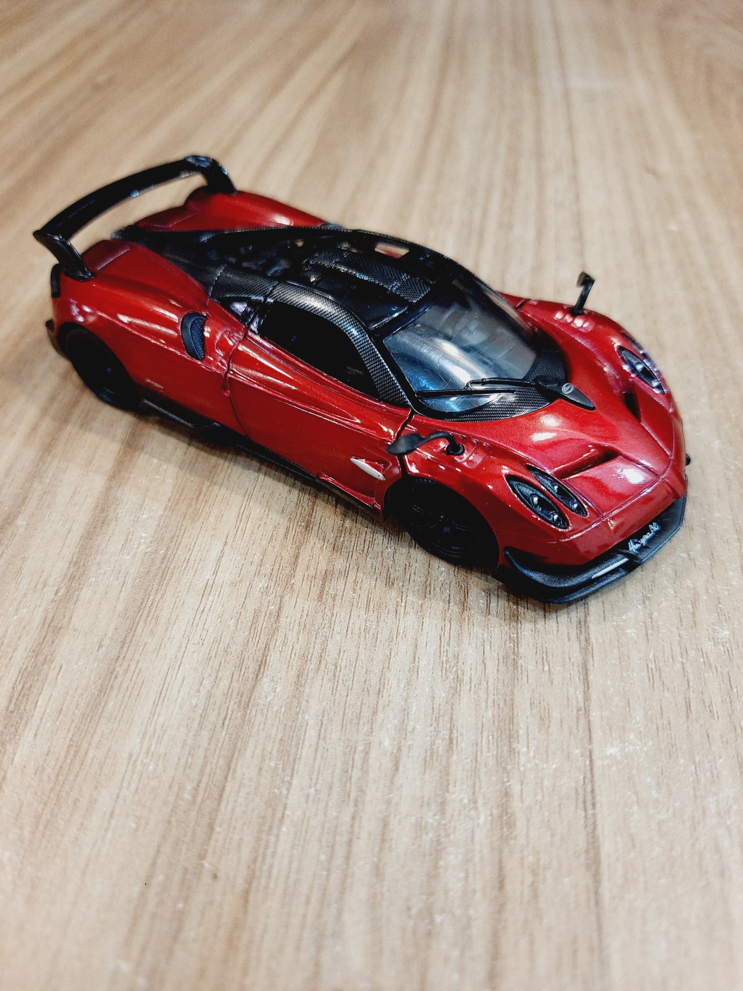 Kinsmart Pagani Huayra BC Diecast Scale Model 1:38 | Hypercar Collectible