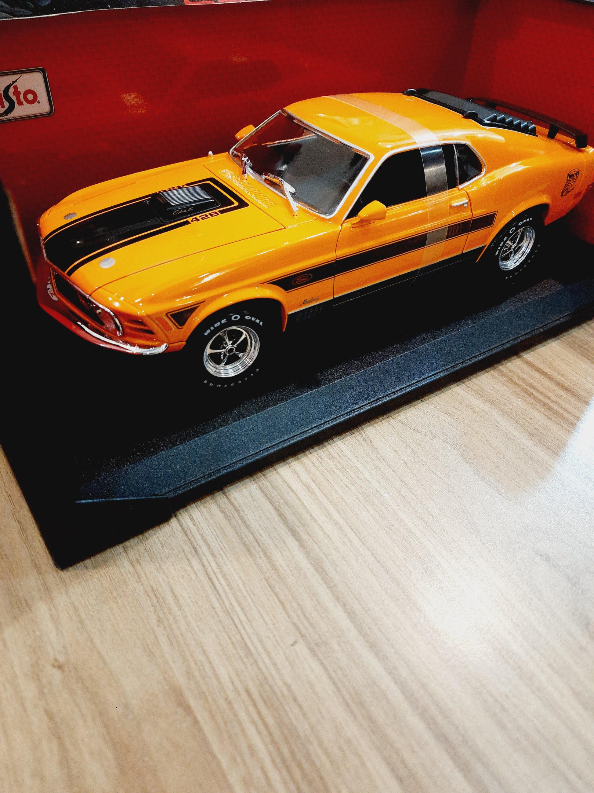 Maisto 1970 Ford Mustang Mach 1 Diecast Scale Model 1:18 | Classic American Muscle Car Collectible