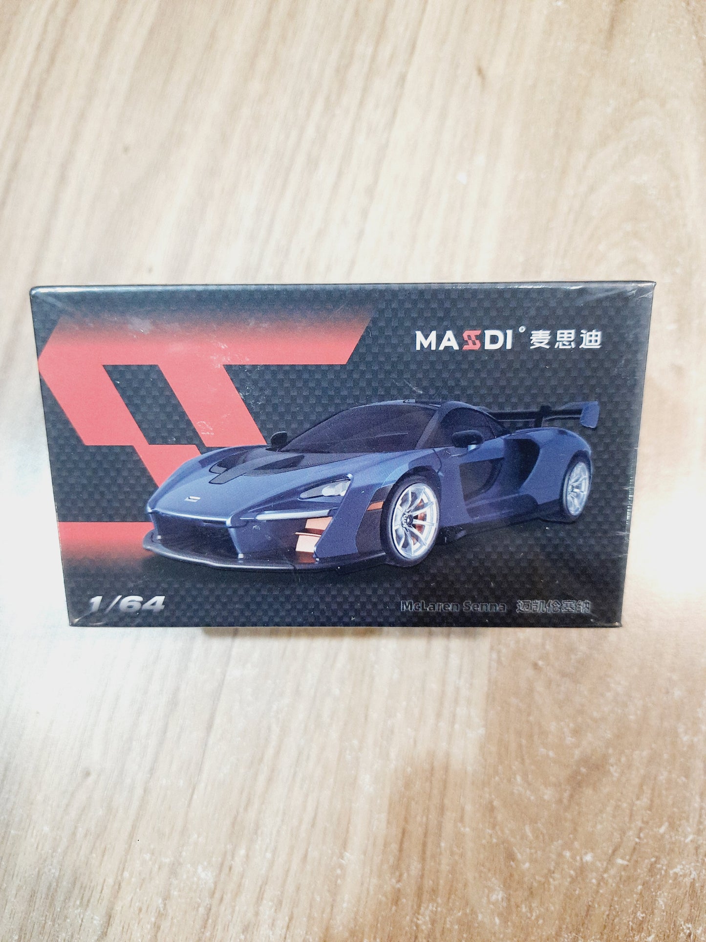 Massdi McLaren Senna 1:64 diecast scale model CVL1202 with rear wing aerodynamic detailing and rubber tyres