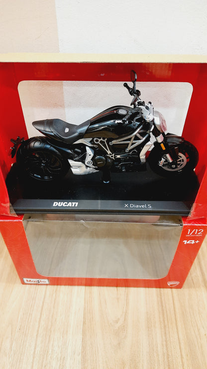 Maisto X Diavel S Diecast Scale Model 1:12 Bike